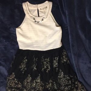 Knitworks size 8. Formal dress